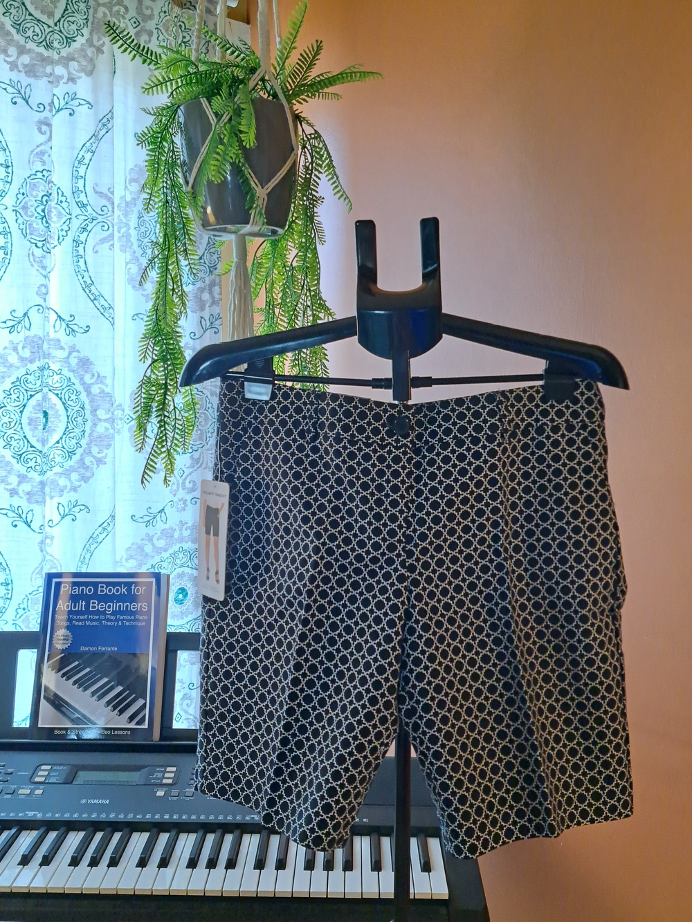 Hilary Radley Black & White Geometric Bermuda Shorts